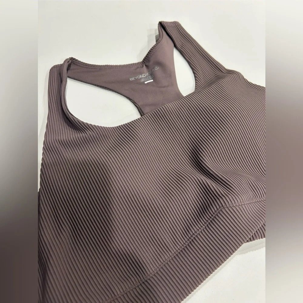 Beyond Yoga Women's Medium Impulse Ribbed Bra Woodland Purple Pink NWT